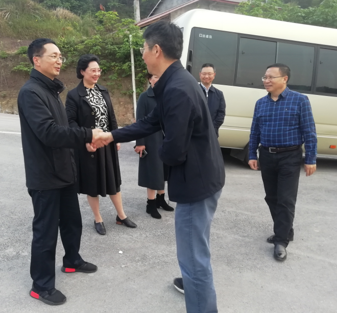 省政协常委、教育委员会主任,教育厅原厅长朱世宏一行到四川中科奥格生物科技有限公司调研